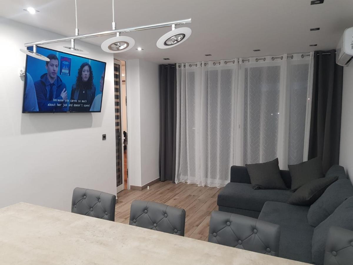 Family Comfortable Apartment Arona  Ngoại thất bức ảnh